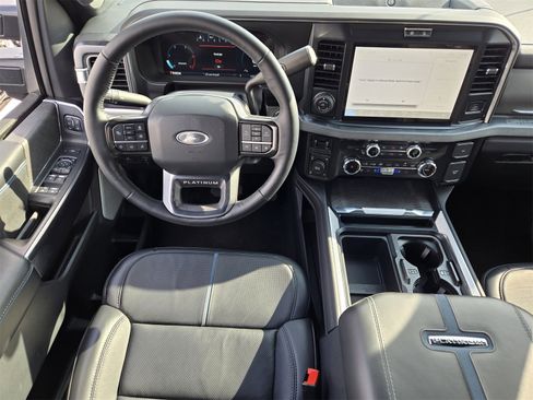 Used 2025 Ford F250 Platinum image 25