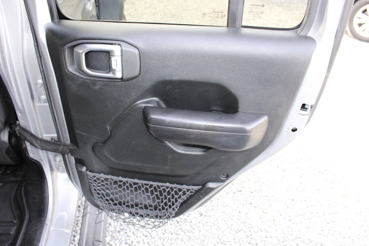 Used 2019 Jeep Wrangler Unlimited Sport S AWD/4WD image 23