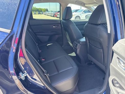Used 2025 Nissan Murano SV AWD/4WD image 14