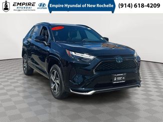 Used 2024 Toyota RAV4 SE w/ Weather & Moonroof Package AWD/4WD video 1