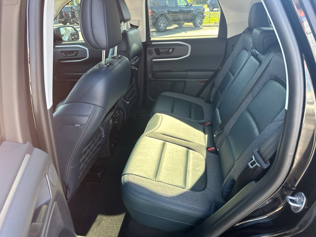 Used 2023 Ford Bronco Sport Outer Banks w/ Tech Package AWD/4WD image 12