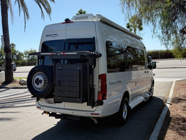 Used 2022 Mercedes-Benz Sprinter 3500 image 5