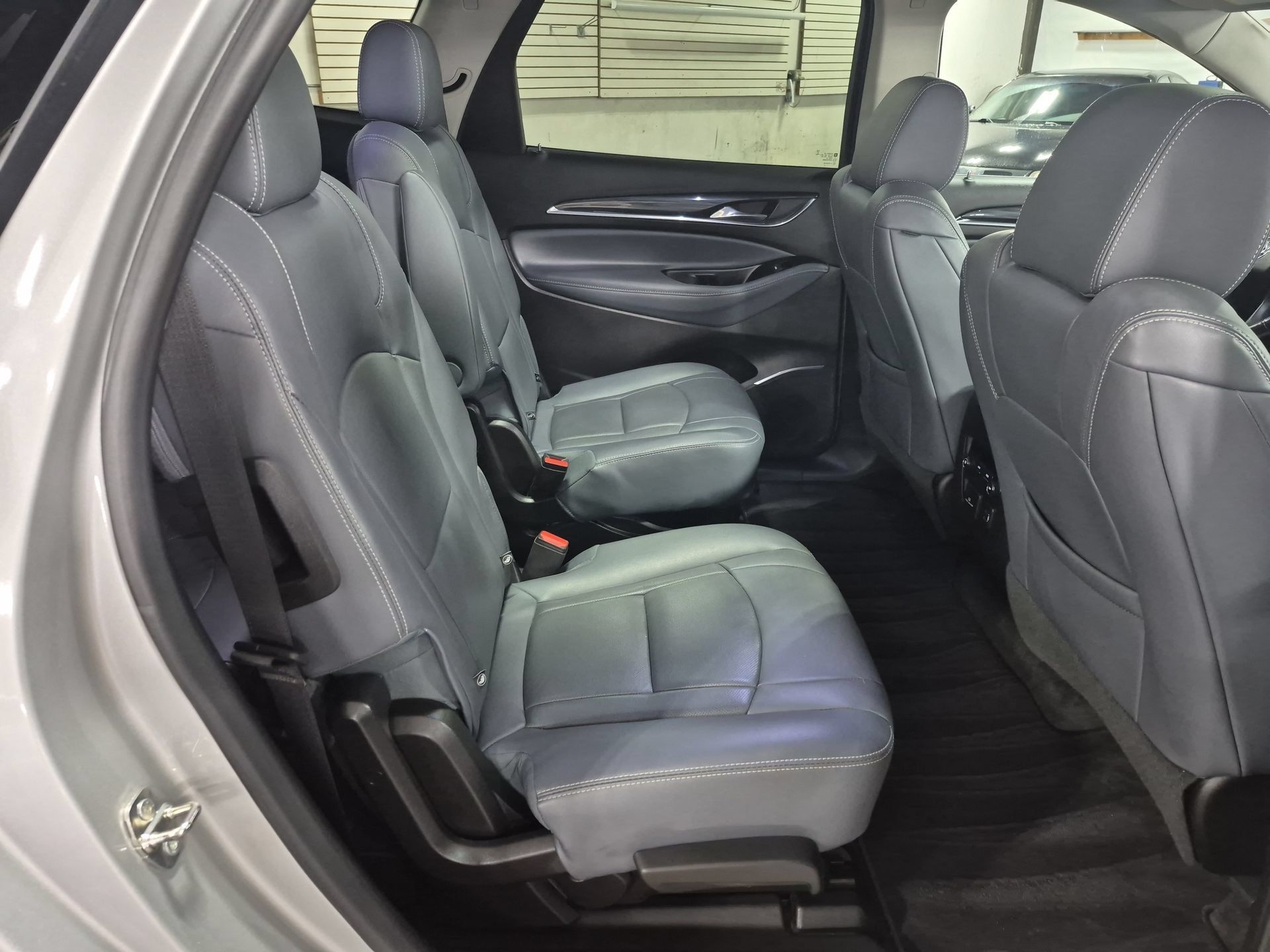 Used 2019 Buick Enclave Essence AWD/4WD image 28