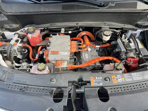 Used 2022 Chevrolet Bolt EUV LT w/ Convenience Package image 30