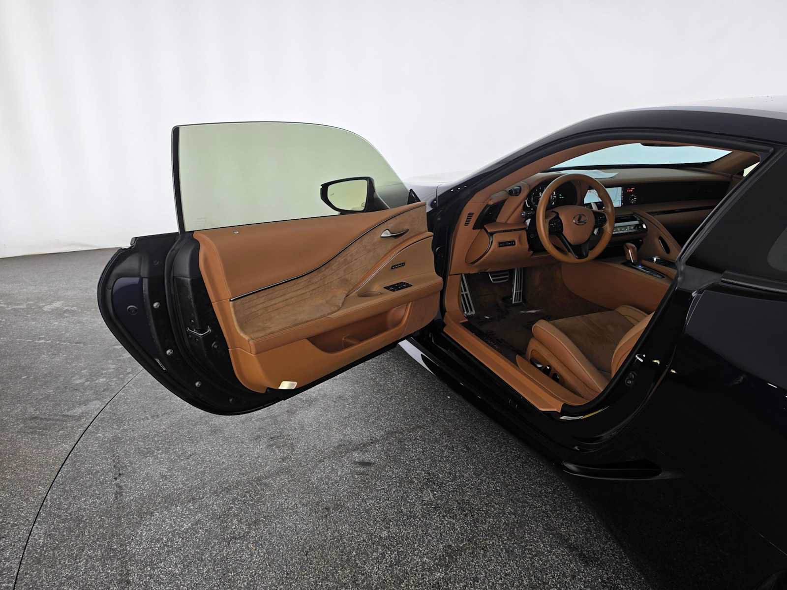 Used 2018 Lexus LC 500 Coupe w/ Sport Package RWD image 16