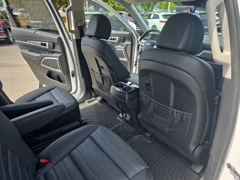 Used 2023 Kia Telluride SX Prestige AWD/4WD image 11
