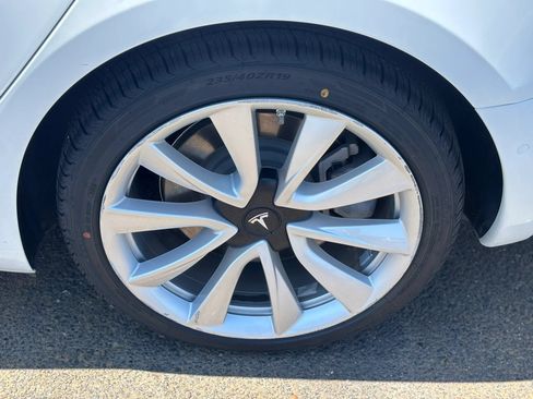 Used 2020 Tesla Model 3 Standard Range Plus RWD image 10