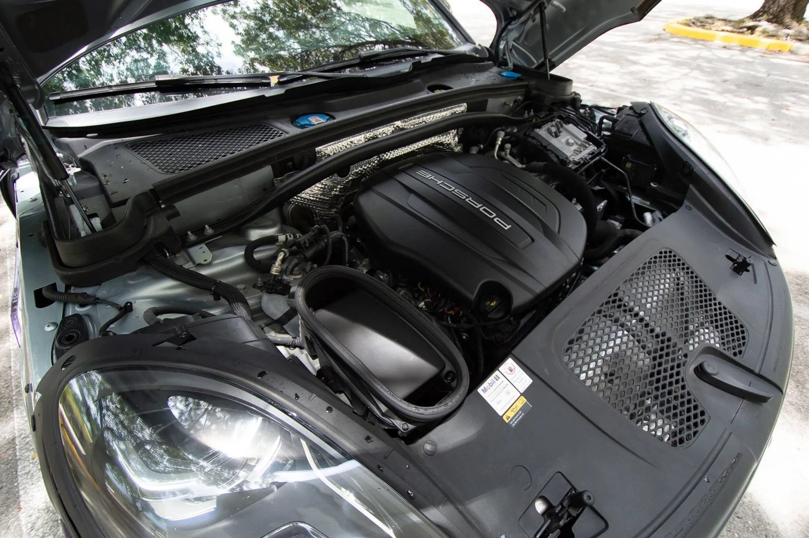 Used 2021 Porsche Macan w/ Premium Package Plus AWD/4WD image 78
