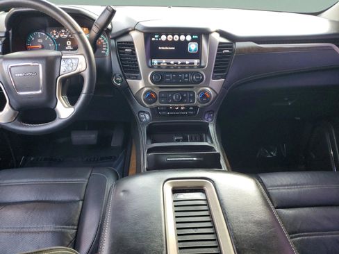 Used 2018 GMC Yukon Denali image 10