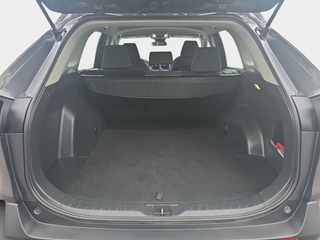 Used 2025 Toyota RAV4 XLE AWD/4WD image 13