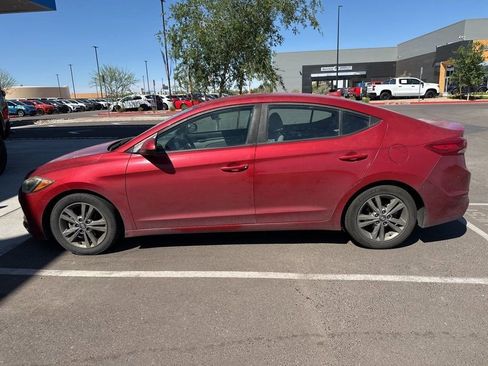Used 2018 Hyundai Elantra SEL image 2