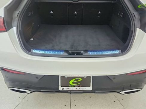 Used 2025 Mercedes-Benz GLC 300 4MATIC image 14