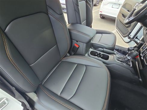 New 2025 Jeep Wrangler Sahara image 10