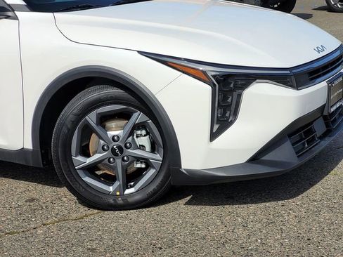 Used 2025 Kia K4 LXS image 6