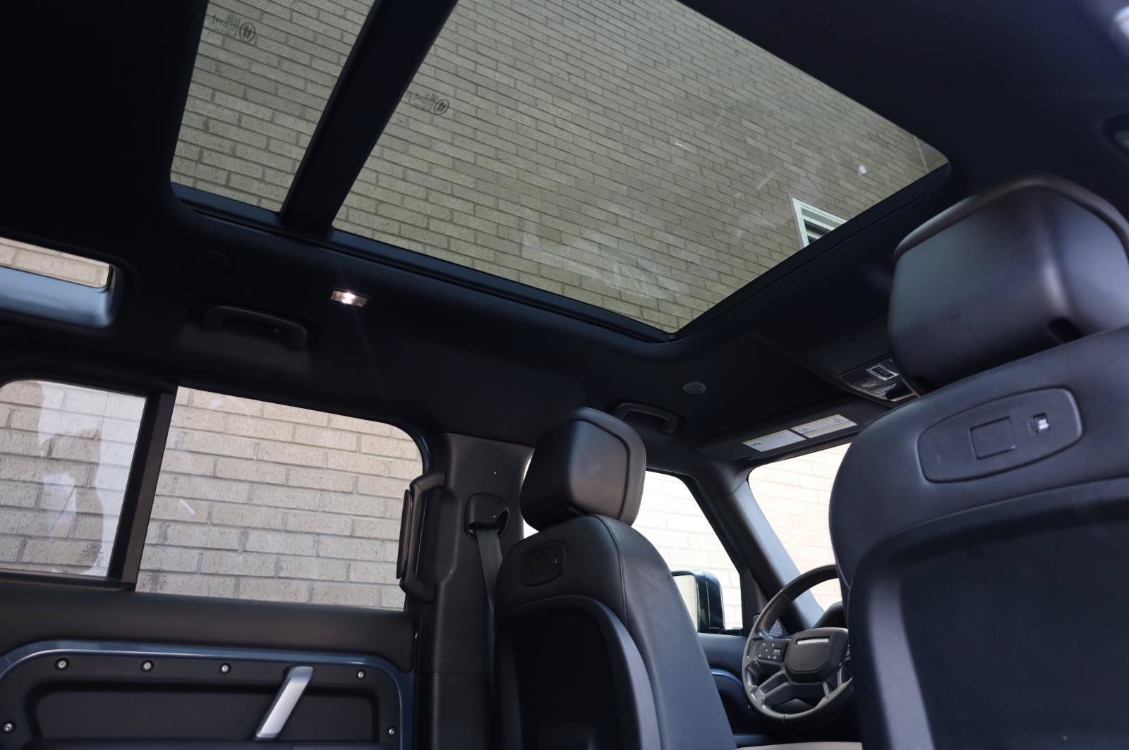 Used 2022 Land Rover Defender 110 X-Dynamic HSE AWD/4WD image 28