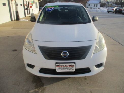 Used 2013 Nissan Versa S FWD image 3