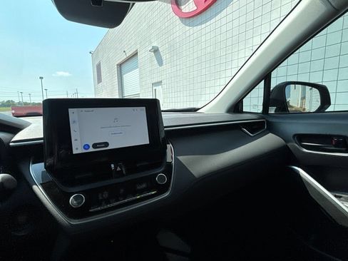 Used 2026 Toyota Corolla Cross LE FWD image 15