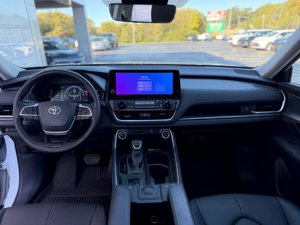 Used 2025 Toyota Grand Highlander AWD Hybrid image 12