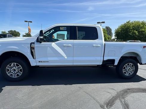 New 2025 Ford F250 Lariat w/ FX4 Off-Road Package image 8