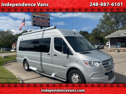 Used 2021 Mercedes-Benz Sprinter 3500 image 1