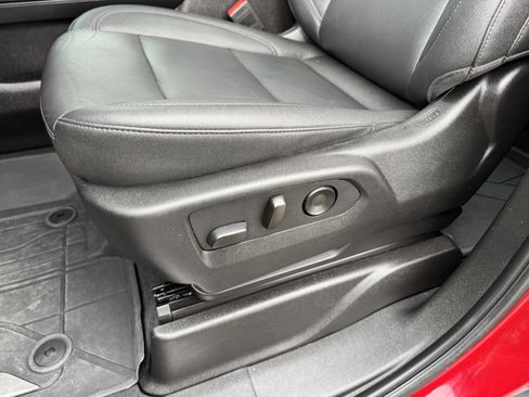 Used 2023 Chevrolet Tahoe Z71 w/ Z71 Off-Road Package image 14