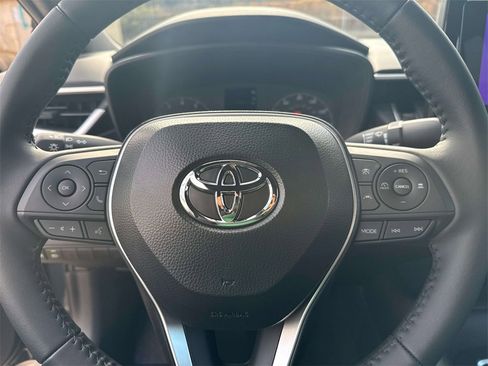 Used 2025 Toyota Corolla SE image 15