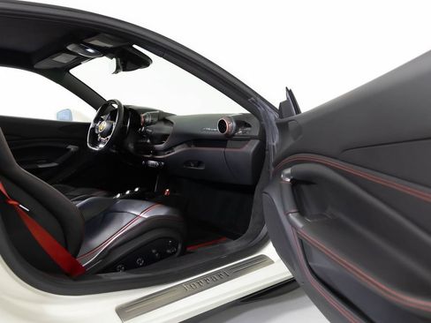 Used 2020 Ferrari F8 Tributo image 33