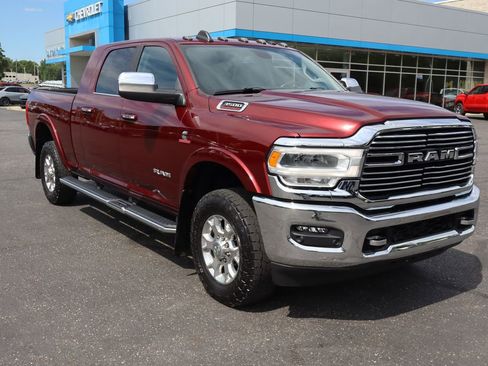 Used 2022 RAM 3500 Laramie AWD/4WD image 2