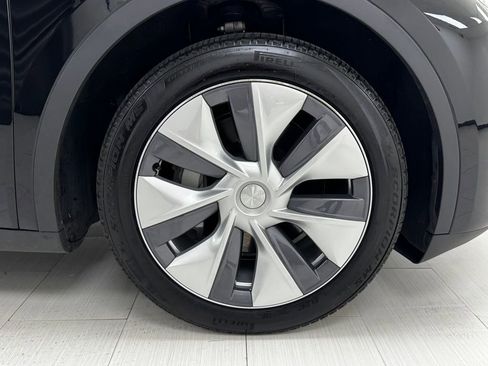 Used 2024 Tesla Model Y Long Range image 42