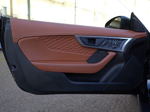 Used 2021 Jaguar F-TYPE R image 61