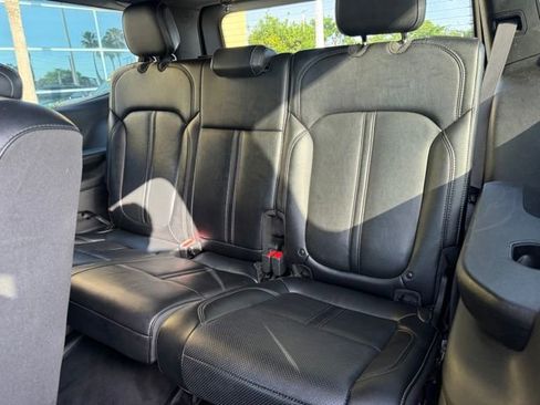 Used 2024 Jeep Wagoneer Series II w/ Flexible Seating Group image 13