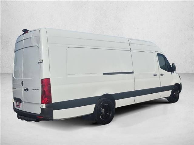 Used 2022 Mercedes-Benz Sprinter 3500 image 5