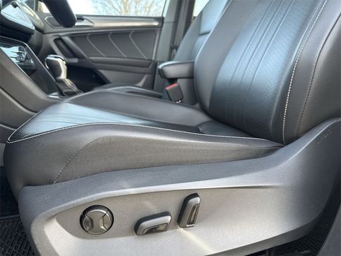 Used 2022 Volkswagen Tiguan SE R-Line image 14