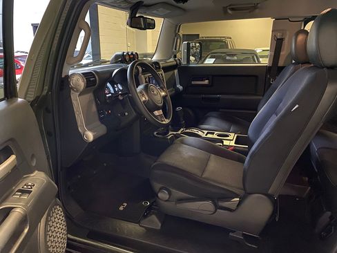 Used 2014 Toyota FJ Cruiser 4WD w/ Convenience Package image 16