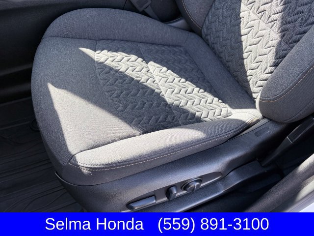 Used 2022 Chevrolet Equinox LT w/ LPO, Floor Liner Package AWD/4WD image 10