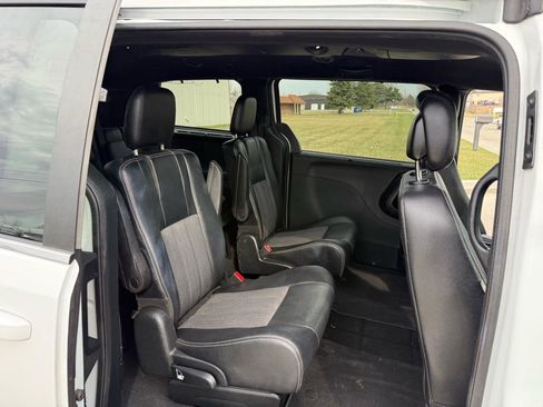 Used 2014 Chrysler Town & Country S image 25