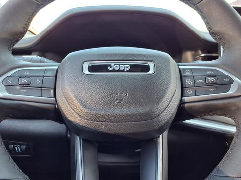 Used 2023 Jeep Compass Limited image 14