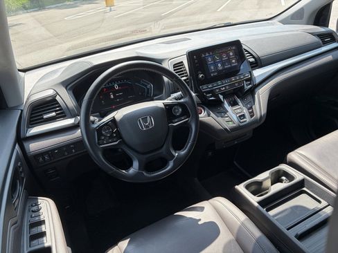 Used 2018 Honda Odyssey Touring image 11