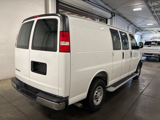 Used 2025 Chevrolet Express 2500 w/ Driver Convenience Package RWD image 4