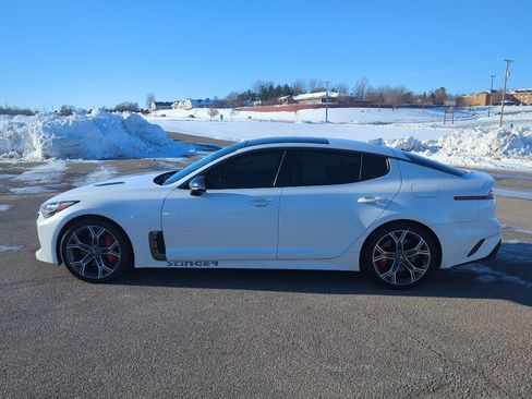 Used 2018 Kia Stinger GT2 image 4