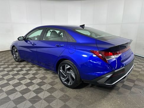 Certified 2025 Hyundai Elantra Sport image 34