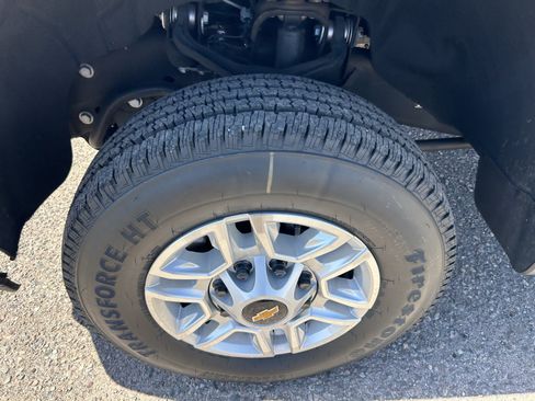 Used 2026 Chevrolet Silverado 2500 W/T w/ WT Convenience Package AWD/4WD image 9