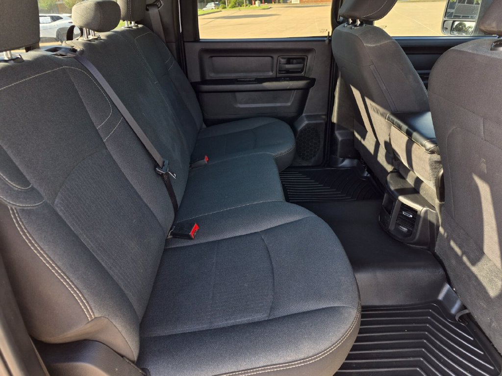 Used 2024 RAM 3500 Tradesman w/ Chrome Appearance Group AWD/4WD image 34