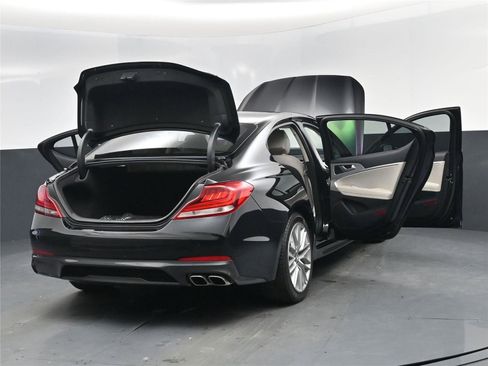 Used 2021 Genesis G70 2.0T w/ Elite Package image 28