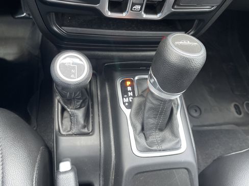 Used 2023 Jeep Gladiator Sport AWD/4WD image 30