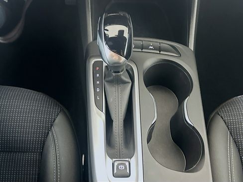 Used 2025 Buick Envista Preferred image 24