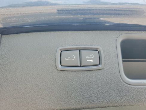 Used 2022 Porsche Macan S image 8