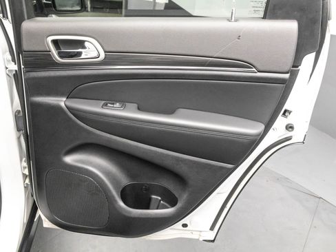 Used 2022 Jeep Grand Cherokee Limited image 39