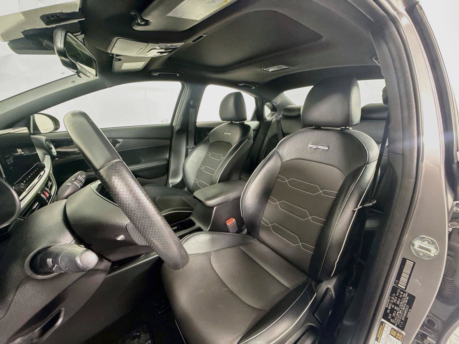 Used 2024 Kia Forte GT-Line w/ GT-Line Premium Package FWD image 9