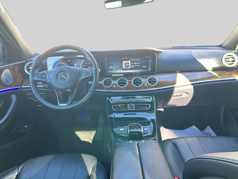 Used 2017 Mercedes-Benz E 300 4MATIC image 15